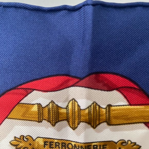 Vintage hermes scarf - Picture 4 of 9